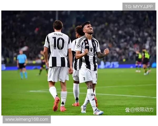 意甲联赛半决赛米兰大战激烈上演 红黑军团力争挺进决赛决胜时刻 意甲联赛半决赛米兰大战激烈上演 红黑军团力争挺进决赛决胜时刻