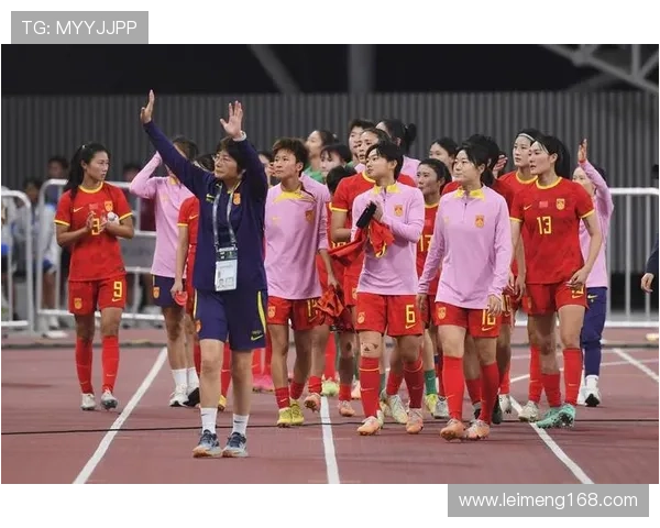 中国足球队新帅亮相，携手重建梦之队冲击世界杯资格