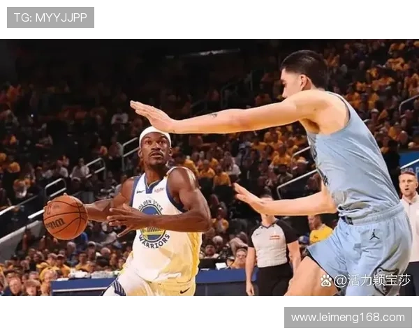 NBA季后赛激战正酣各队为冲冠全力以赴上演巅峰对决精彩纷呈 NBA季后赛激战正酣各队为冲冠全力以赴上演巅峰对决精彩纷呈